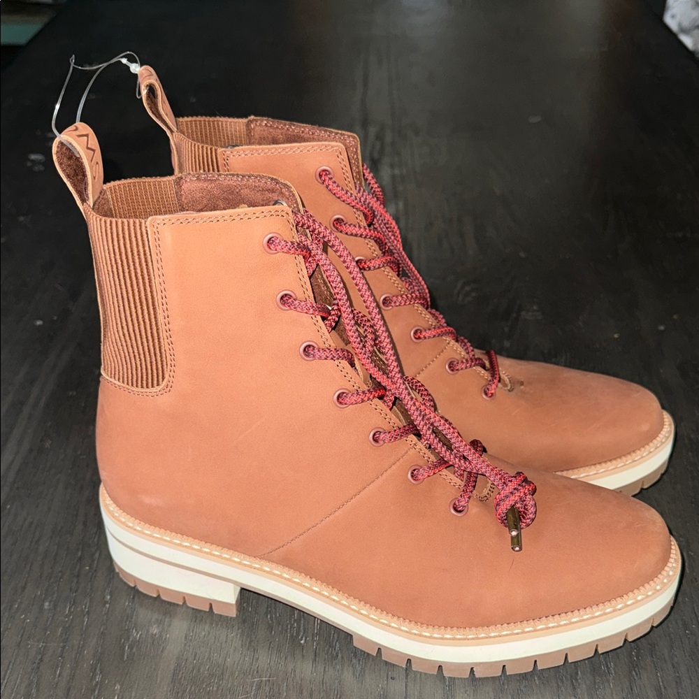 Size 10 Tom’s Ortholite Boots